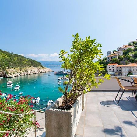 Seafront Apartment With Amazing Seaview Vrbnik Exterior foto